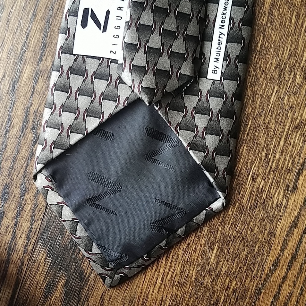 𝅺Ziggurat by Mulberry Vintage All Silk Handmade Equestrian Men's Necktie - Picture 2 of 9